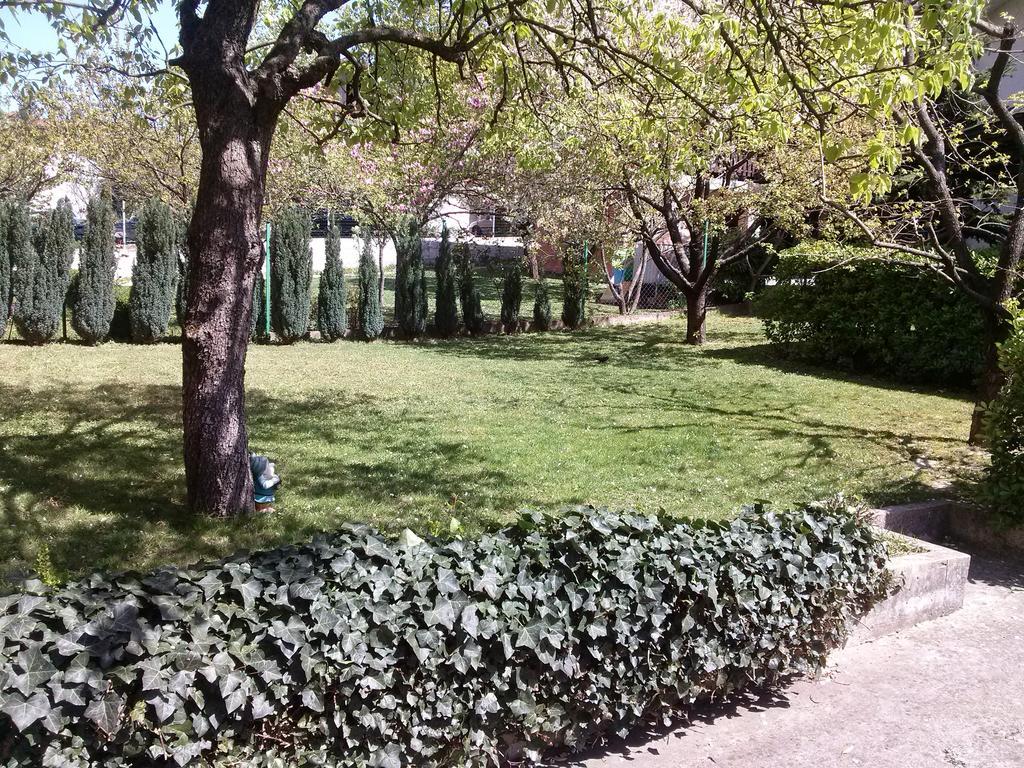 Apartments Garden Загреб Екстериор снимка
