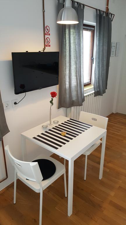 Apartments Garden Загреб Екстериор снимка